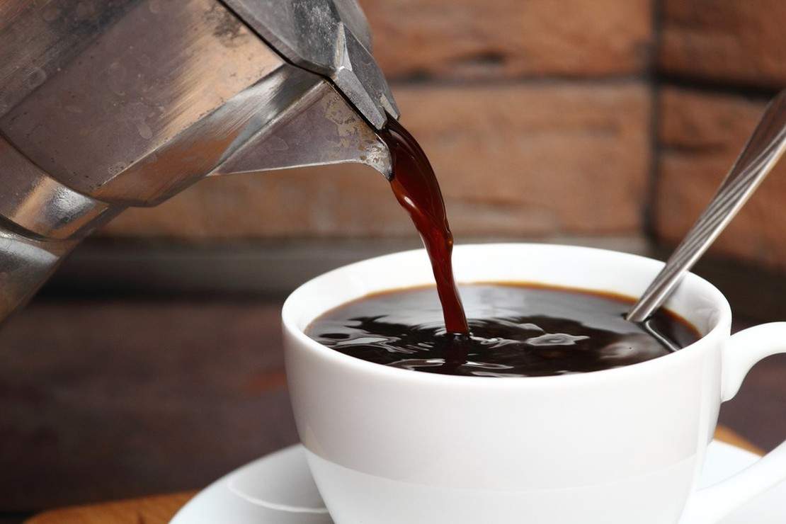 Ceremonia parzenia kawy – jak się do niej przygotować?
