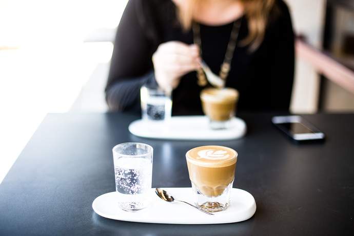 Czy warto zainwestować w szklanki termiczne do kawy?