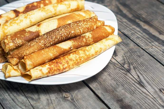 Ile naleśnik ma kalorii? Czy znajdzie się na nie miejsce w czasi