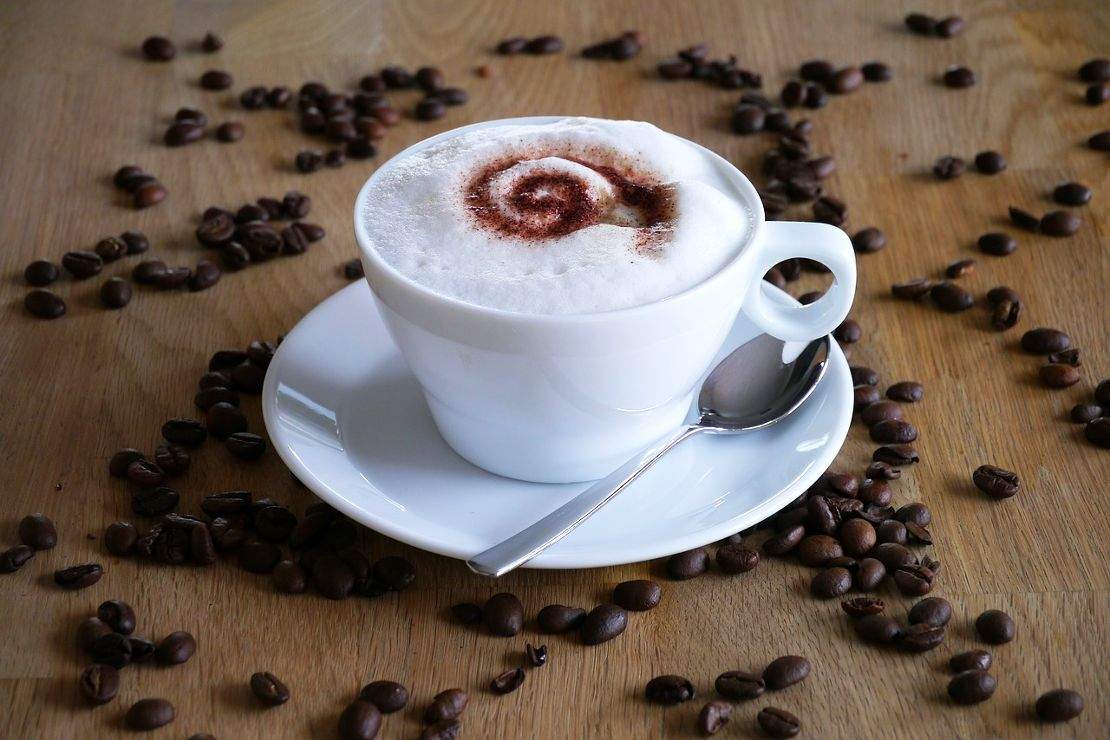 Jak spienić mleko bez spieniacza