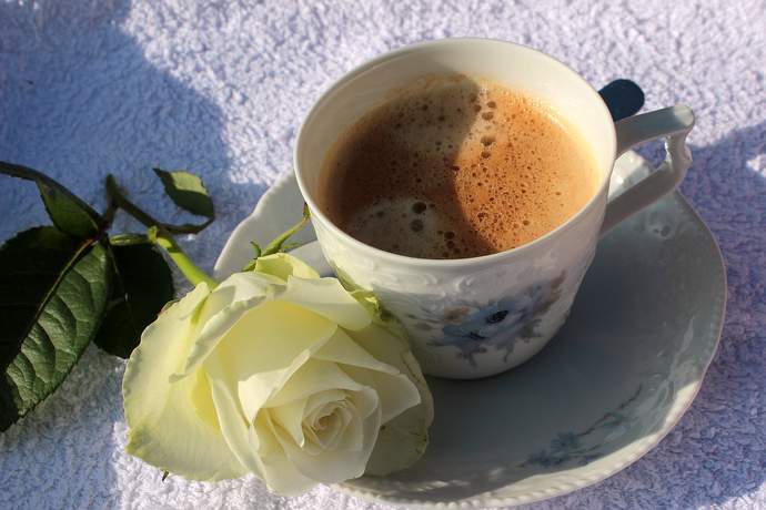 Sławni z filiżanką kawy